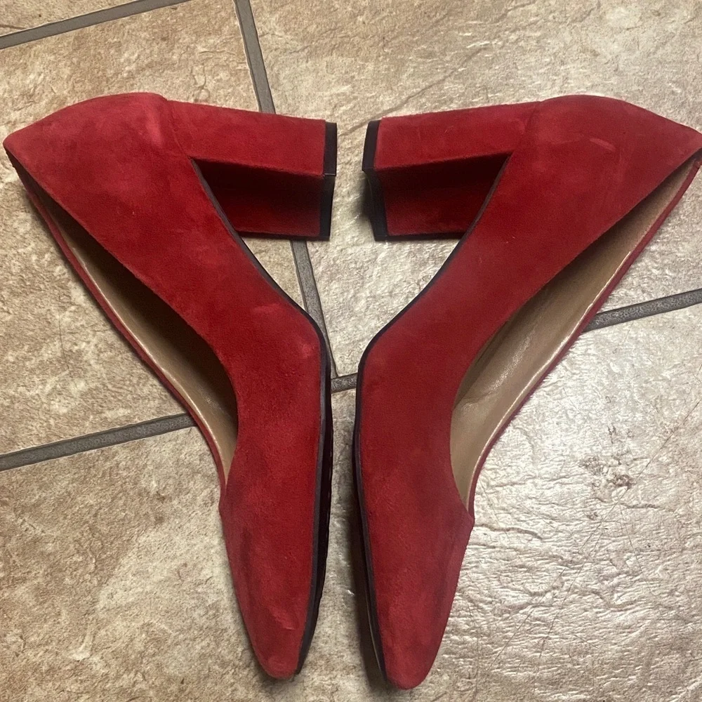AEROSOLES elegant red
